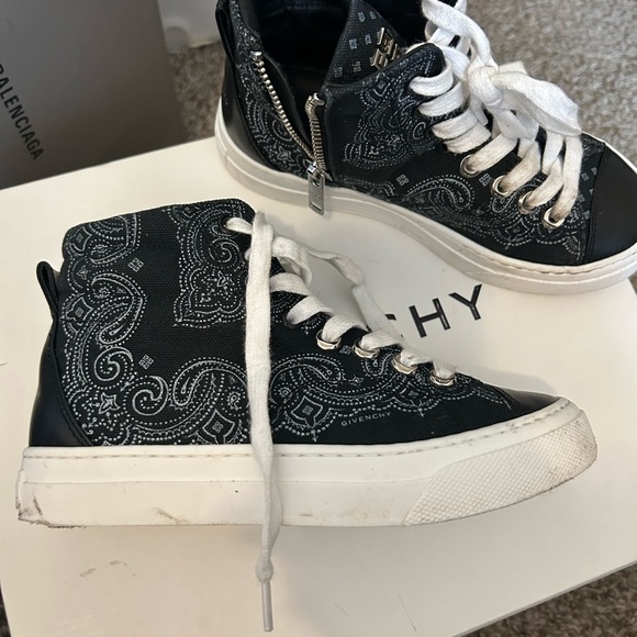 Givenchy Black and White High-Top Sneakers - Picture 2 of 3